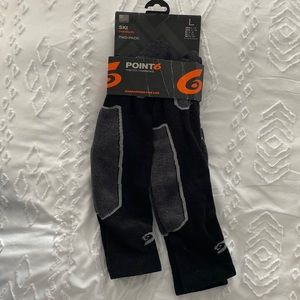 Point6. Medium warm. Two pack. Size Large.